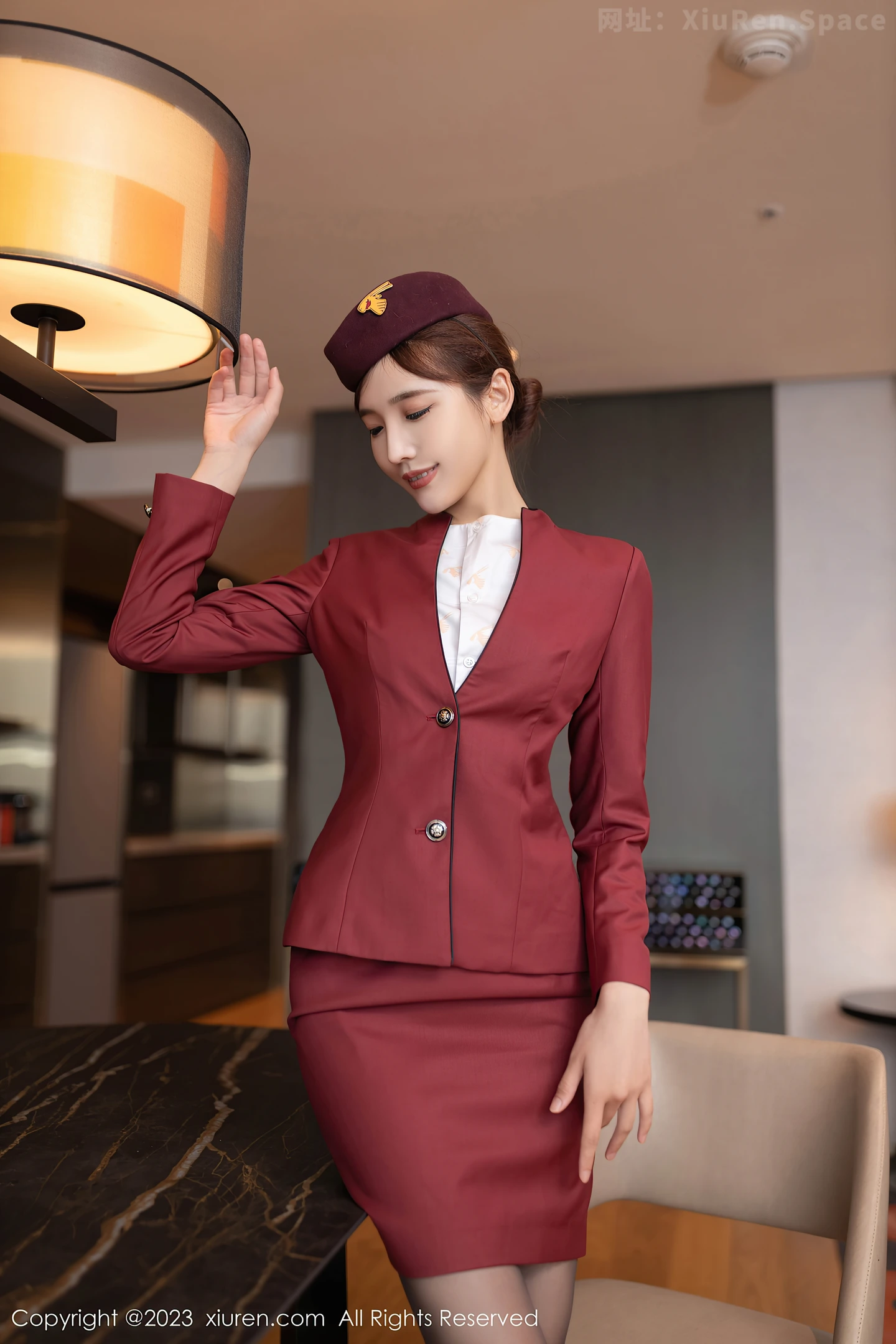 图片[6]-[XiuRen秀人网]VOL.7569 模特陆萱萱脱空姐制服露性感黑色蕾丝内衣配超薄黑丝诱惑写真80P-秀人网官方网站